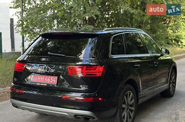Внедорожник / Кроссовер Audi Q7 2017 в 