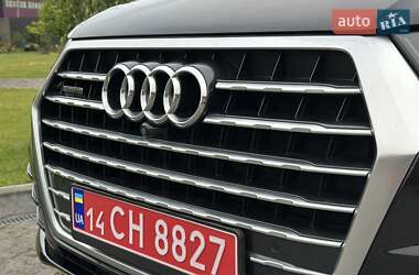 Внедорожник / Кроссовер Audi Q7 2017 в 