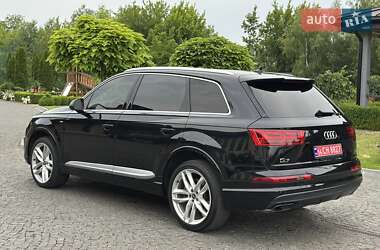 Внедорожник / Кроссовер Audi Q7 2017 в 