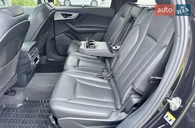 Внедорожник / Кроссовер Audi Q7 2017 в 