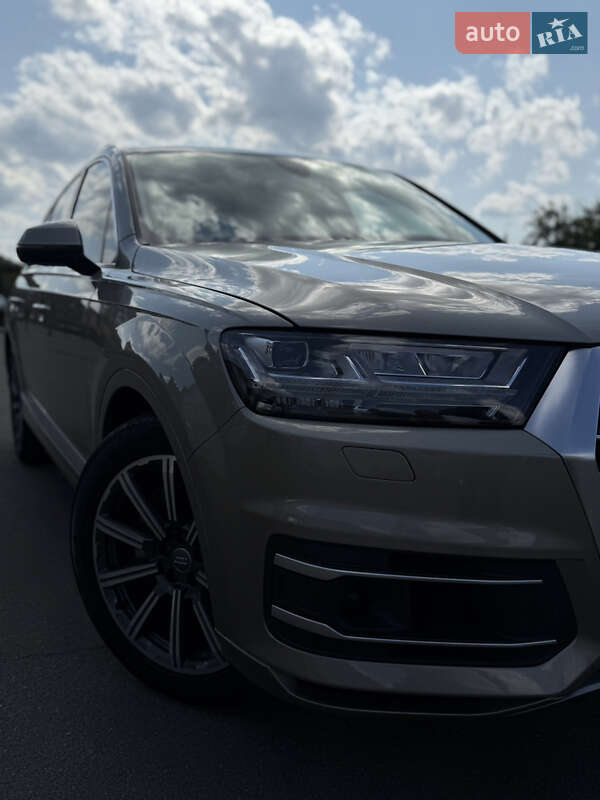 Внедорожник / Кроссовер Audi Q7 2016 в Виннице