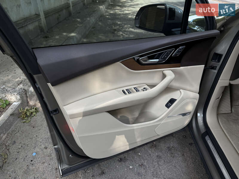 Внедорожник / Кроссовер Audi Q7 2016 в Виннице