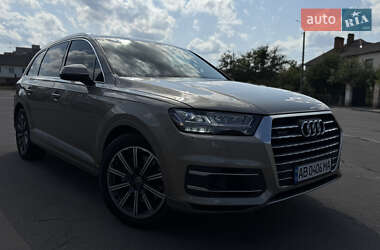 Позашляховик / Кросовер Audi Q7 2016 в 