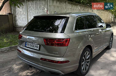 Позашляховик / Кросовер Audi Q7 2016 в 