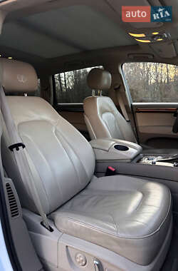 Внедорожник / Кроссовер Audi Q7 2014 в 