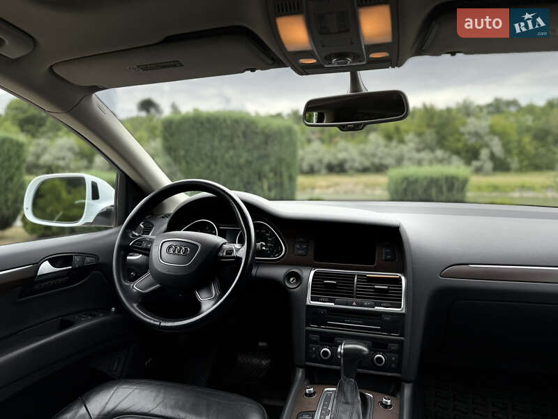 Позашляховик / Кросовер Audi Q7 2015 в Дніпрі