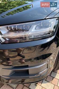 Внедорожник / Кроссовер Audi Q7 2016 в 