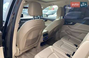 Внедорожник / Кроссовер Audi Q7 2016 в 