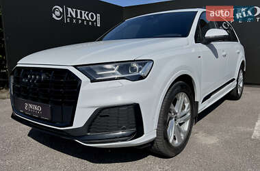 Внедорожник / Кроссовер Audi Q7 2022 в 