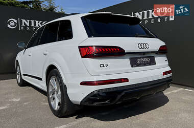 Внедорожник / Кроссовер Audi Q7 2022 в 