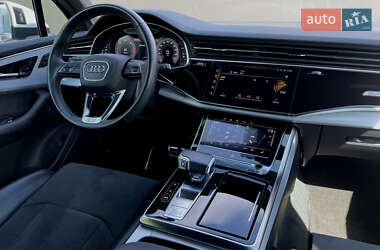 Внедорожник / Кроссовер Audi Q7 2022 в 