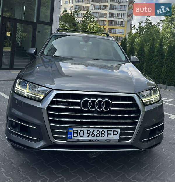 Внедорожник / Кроссовер Audi Q7 2016 в Хмельницком