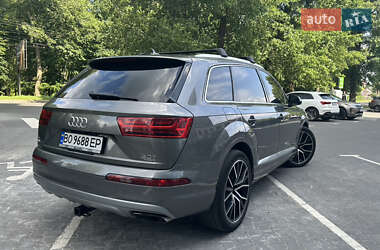 Внедорожник / Кроссовер Audi Q7 2016 в 