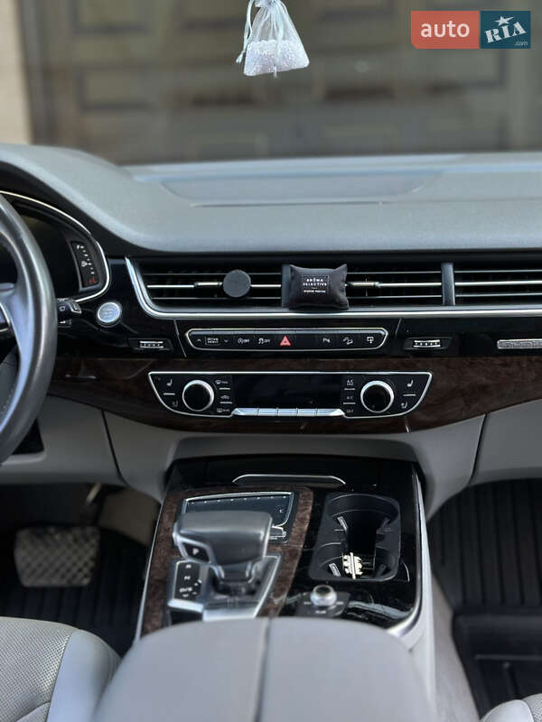 Внедорожник / Кроссовер Audi Q7 2016 в Хмельницком