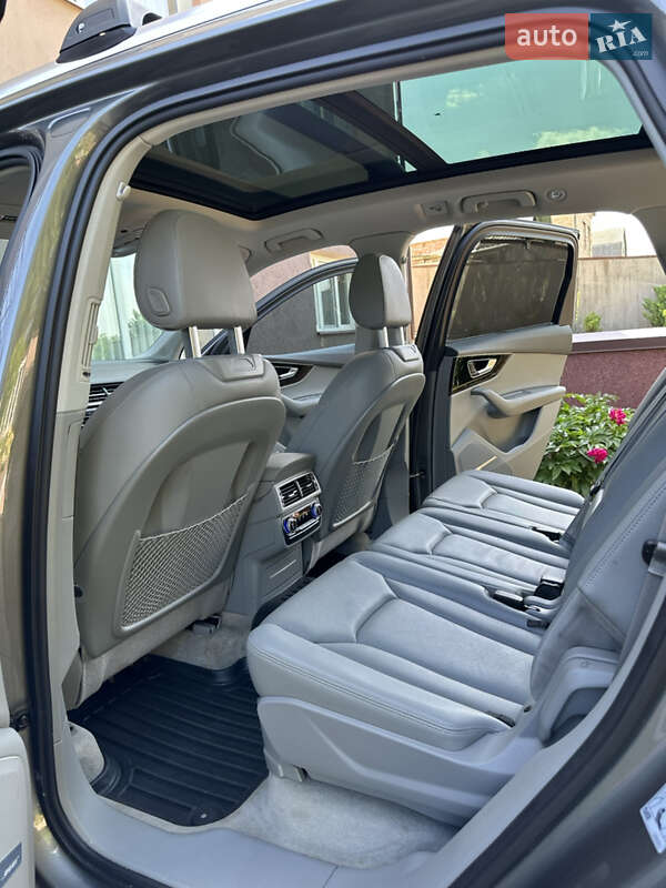 Внедорожник / Кроссовер Audi Q7 2016 в Хмельницком