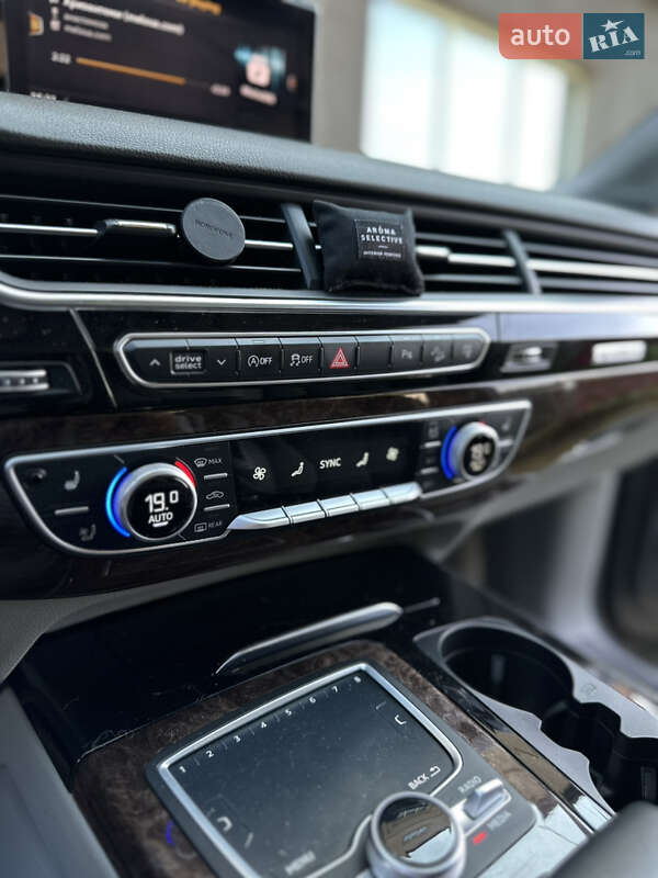 Внедорожник / Кроссовер Audi Q7 2016 в Хмельницком
