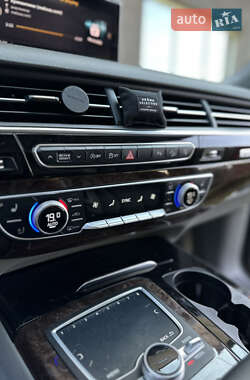 Внедорожник / Кроссовер Audi Q7 2016 в 