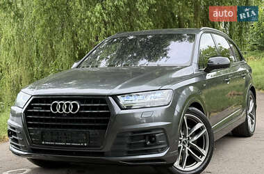 Позашляховик / Кросовер Audi Q7 2017 в Рівному