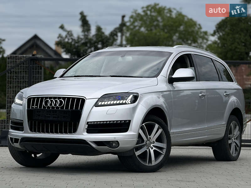 Внедорожник / Кроссовер Audi Q7 2015 в 