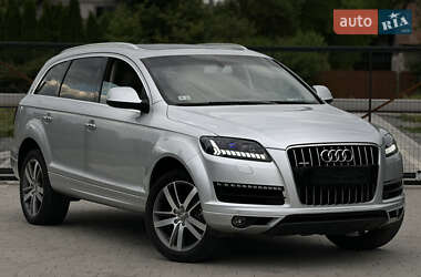 Внедорожник / Кроссовер Audi Q7 2015 в 