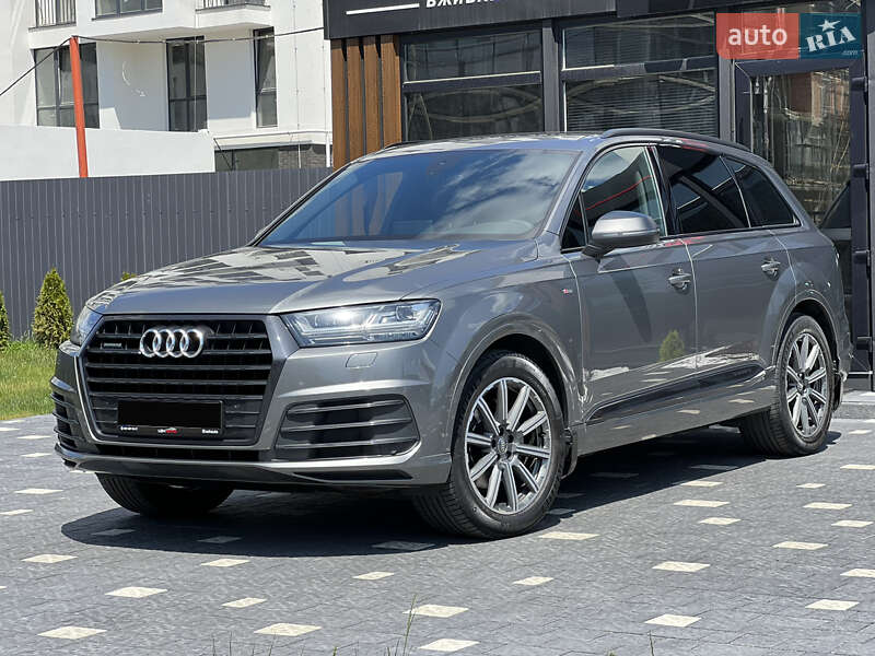 Внедорожник / Кроссовер Audi Q7 2017 в Ужгороде