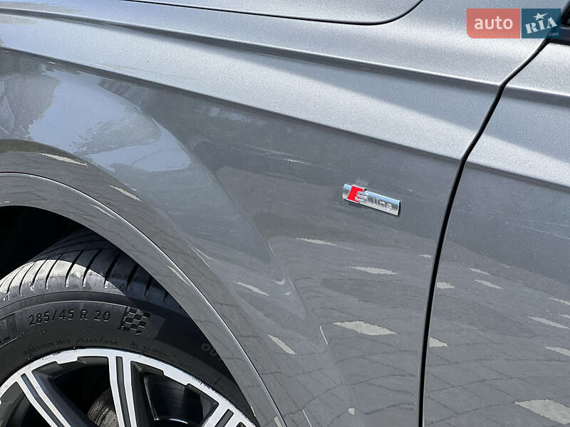 Внедорожник / Кроссовер Audi Q7 2017 в Ужгороде
