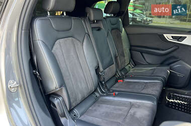 Внедорожник / Кроссовер Audi Q7 2017 в 