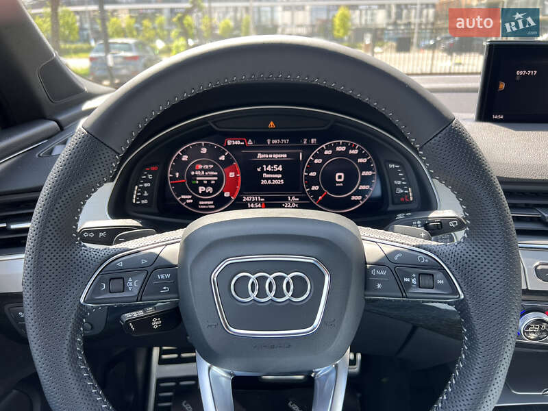 Внедорожник / Кроссовер Audi Q7 2017 в Ужгороде