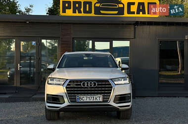 Внедорожник / Кроссовер Audi Q7 2015 в 