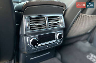Внедорожник / Кроссовер Audi Q7 2015 в 