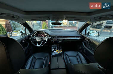Внедорожник / Кроссовер Audi Q7 2015 в 