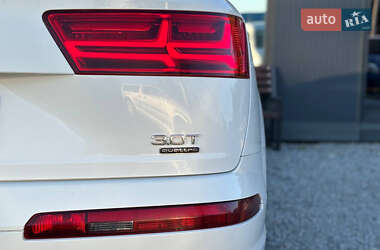Внедорожник / Кроссовер Audi Q7 2015 в 