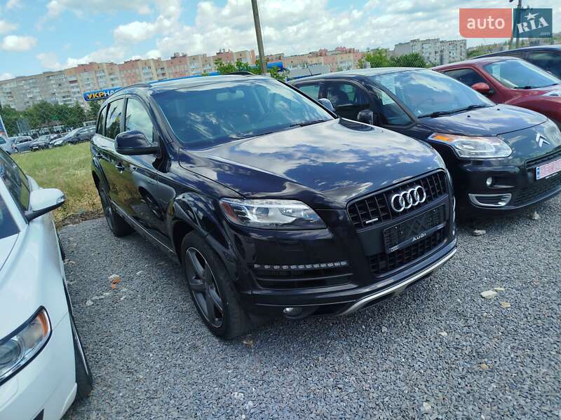 Внедорожник / Кроссовер Audi Q7 2015 в 