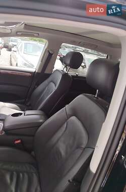 Внедорожник / Кроссовер Audi Q7 2015 в 