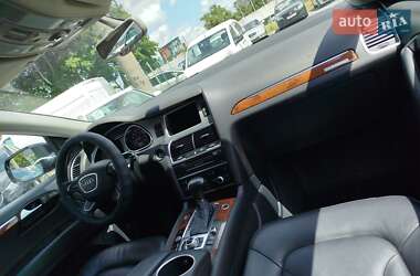 Внедорожник / Кроссовер Audi Q7 2015 в 