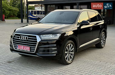Позашляховик / Кросовер Audi Q7 2017 в 