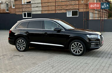 Позашляховик / Кросовер Audi Q7 2017 в 