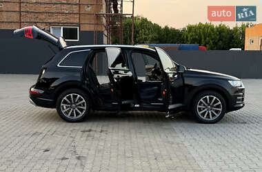 Позашляховик / Кросовер Audi Q7 2017 в 