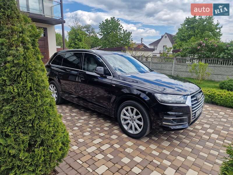 Внедорожник / Кроссовер Audi Q7 2017 в Кропивницком