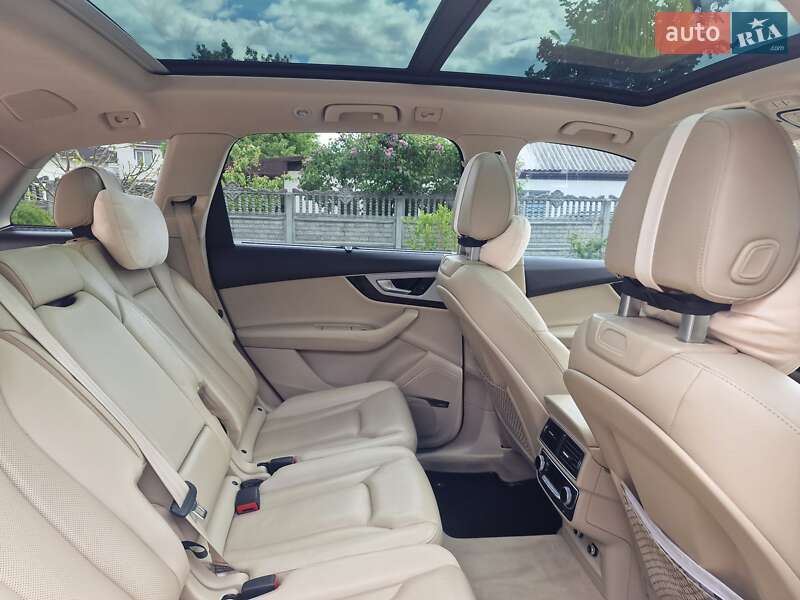 Внедорожник / Кроссовер Audi Q7 2017 в Кропивницком