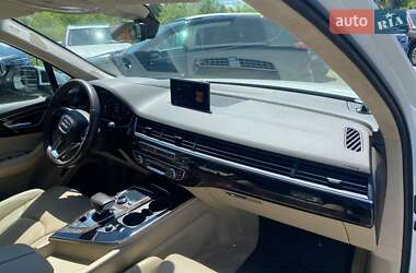 Внедорожник / Кроссовер Audi Q7 2016 в 