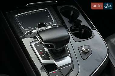 Позашляховик / Кросовер Audi Q7 2015 в Києві