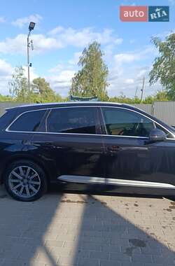 Внедорожник / Кроссовер Audi Q7 2016 в 
