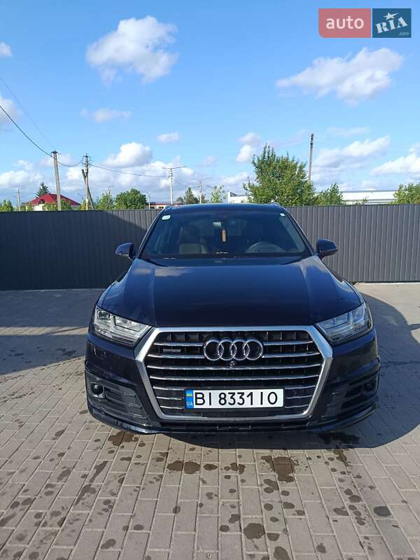 Внедорожник / Кроссовер Audi Q7 2016 в Шишаки