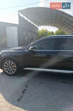 Внедорожник / Кроссовер Audi Q7 2016 в 