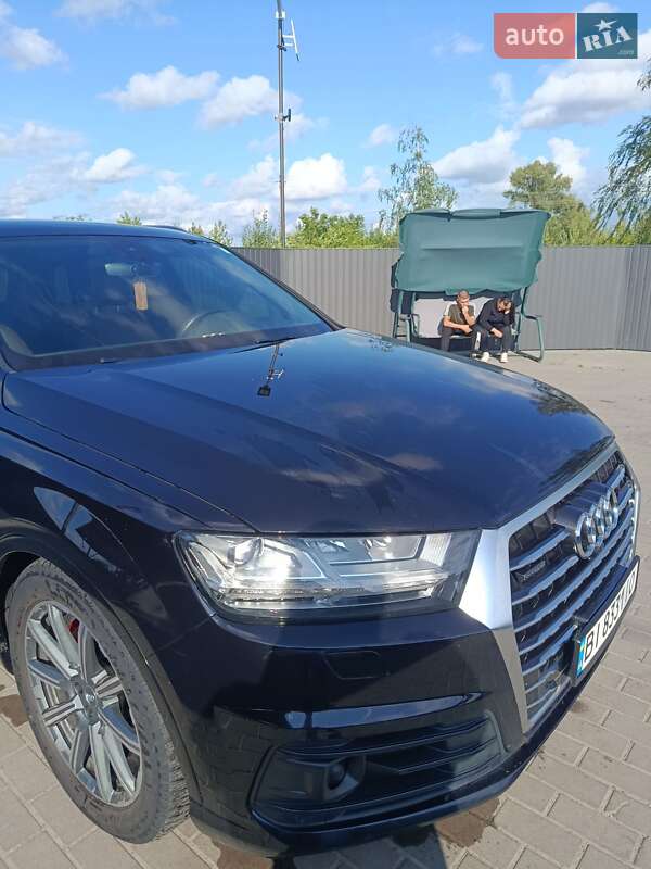 Внедорожник / Кроссовер Audi Q7 2016 в Шишаки
