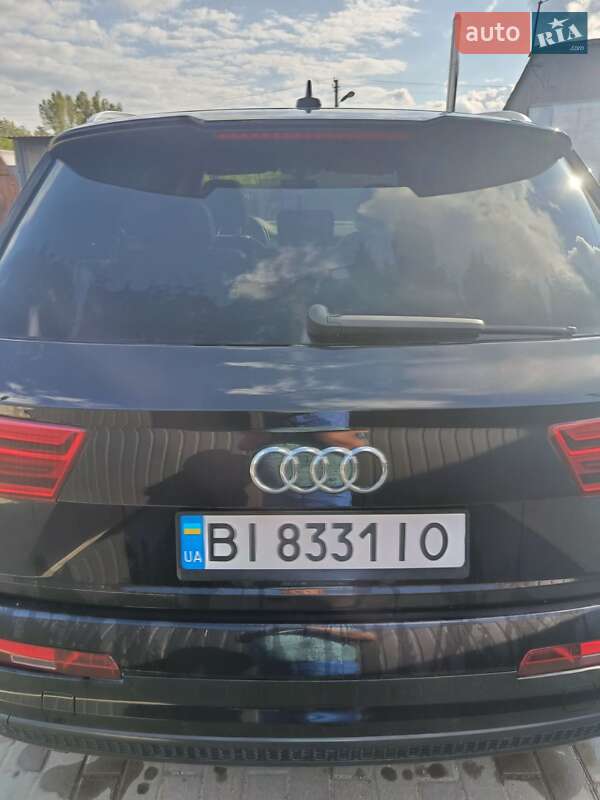 Внедорожник / Кроссовер Audi Q7 2016 в Шишаки