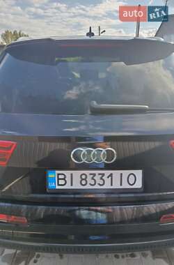 Внедорожник / Кроссовер Audi Q7 2016 в 