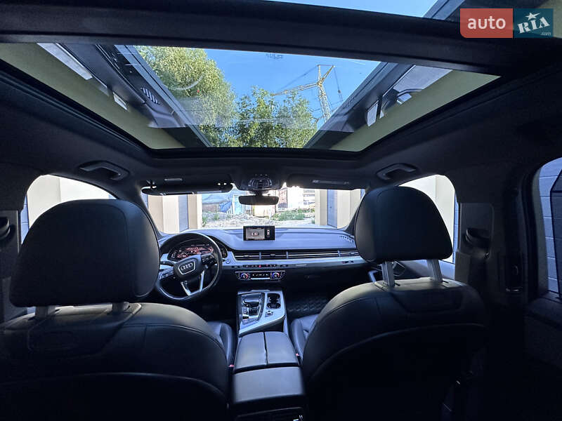 Позашляховик / Кросовер Audi Q7 2016 в Рівному