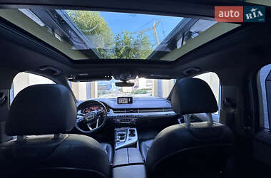 Позашляховик / Кросовер Audi Q7 2016 в 